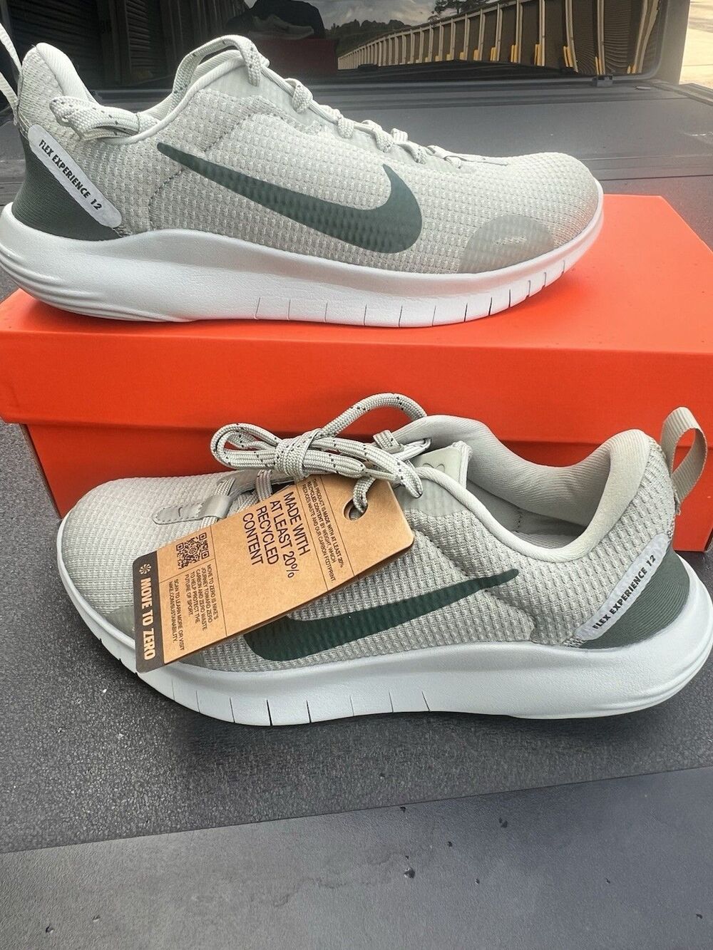 Nike Flex Experience Run 12 Women's Green Athletic Running Shoe DV0746-300 Sz 10